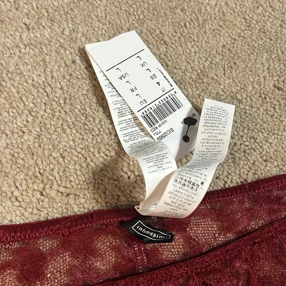 Intimissimi Deep Red Lace Panties - Picture 3 of 7